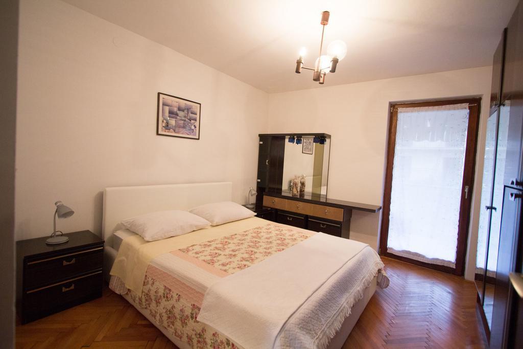 Cherry Apartment